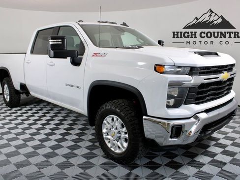 Used 2024 Chevrolet Silverado 3500 LT w/ Convenience Package AWD/4WD image 1