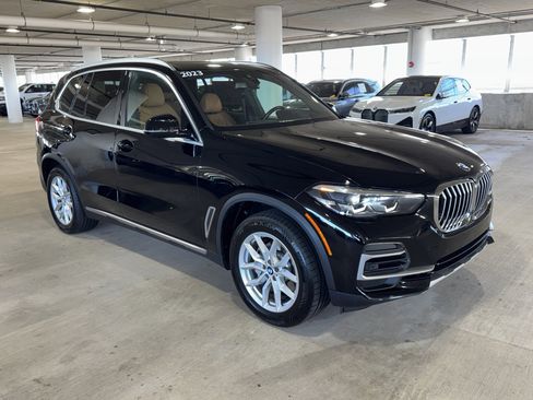 Used 2023 BMW X5 xDrive40i w/ Premium Package image 2