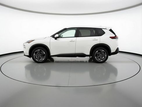 Used 2025 Nissan Rogue SV image 5