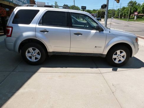 Used 2010 Ford Escape Limited FWD image 5
