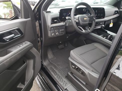 New 2026 Chevrolet Suburban LS AWD/4WD image 11