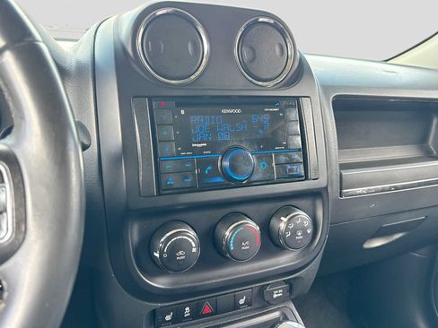 Used 2015 Jeep Patriot Latitude AWD/4WD image 26