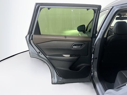 Used 2023 Nissan Rogue Platinum w/ Platinum Premium Package FWD image 28