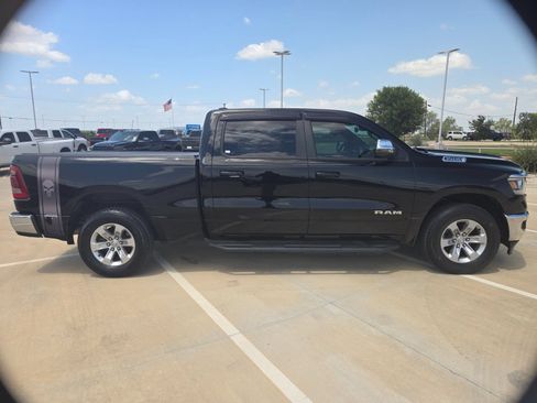 Used 2023 RAM 1500 Laramie AWD/4WD image 2