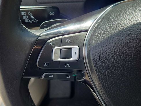 Used 2018 Volkswagen Golf SE FWD image 24