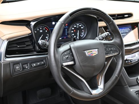 Used 2024 Cadillac XT6 Premium Luxury w/ Platinum Package FWD image 13