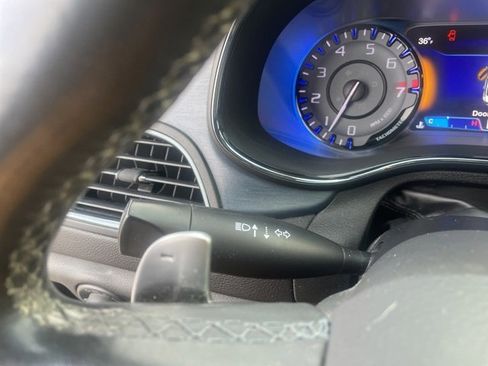 Used 2015 Chrysler 200 S w/ Navigation & Sound Group I image 28