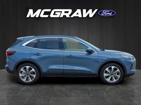 Used 2025 Ford Escape Platinum FWD image 5