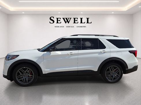 Used 2025 Ford Explorer ST w/ Sun And Sound Package AWD/4WD image 3