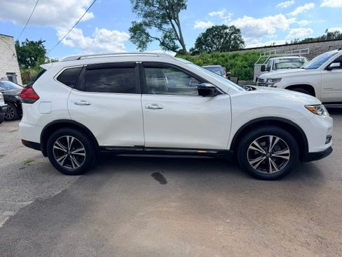 Used 2017 Nissan Rogue SL w/ SL Premium Package FWD image 4