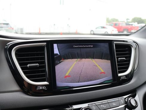 New 2027 Chrysler Pacifica LX FWD image 32