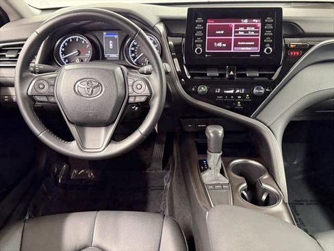 Certified 2022 Toyota Camry SE image 32