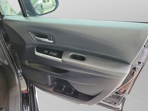 Used 2025 Toyota Sienna Limited image 27