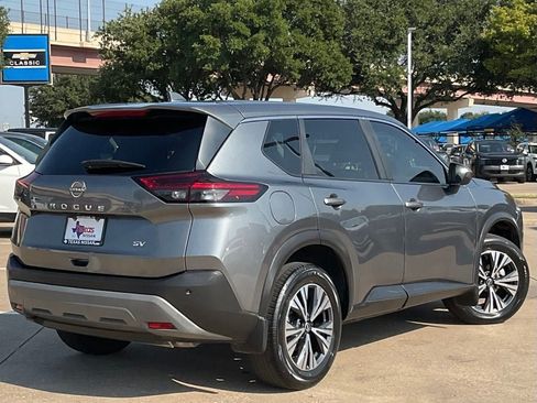 Used 2023 Nissan Rogue SV FWD image 4