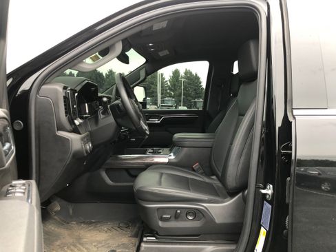 Used 2025 Chevrolet Silverado 3500 LTZ image 19