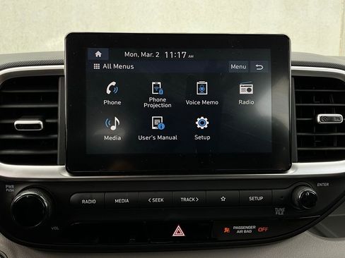 Used 2025 Hyundai Venue SEL image 30