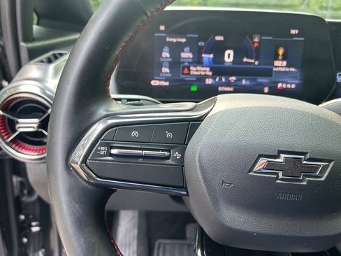 Used 2025 Chevrolet Equinox EV RS FWD image 24