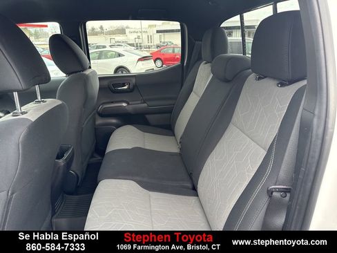 Used 2022 Toyota Tacoma TRD Off-Road w/ Technology Package image 10