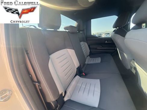 Used 2025 Toyota Tacoma TRD Off-Road image 32