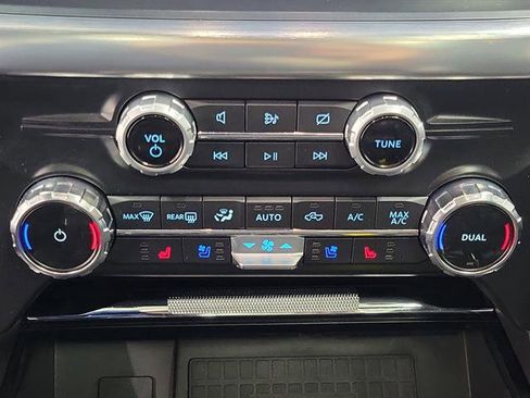 Used 2022 Ford F150 Lariat w/ Max Trailer Tow Package image 32