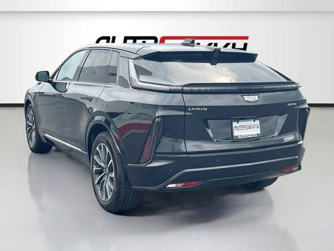 Used 2025 Cadillac Lyriq Sport AWD/4WD image 5