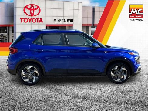 Used 2025 Hyundai Venue SEL FWD image 6