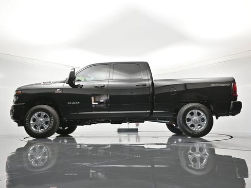 New 2026 RAM 3500 Big Horn AWD/4WD image 43