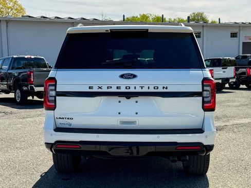 Used 2023 Ford Expedition Limited AWD/4WD image 5