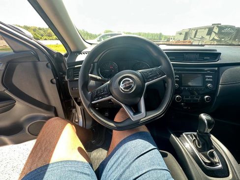 Used 2017 Nissan Rogue S AWD/4WD image 16