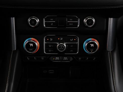 Used 2023 GMC Yukon SLT w/ SLT Premium Package image 20