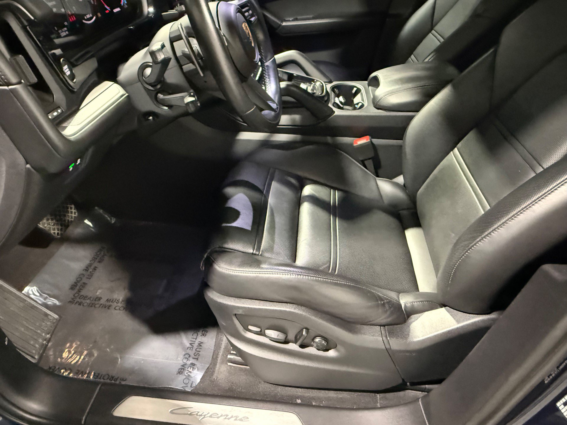 Used 2024 Porsche Cayenne Coupe AWD/4WD image 24