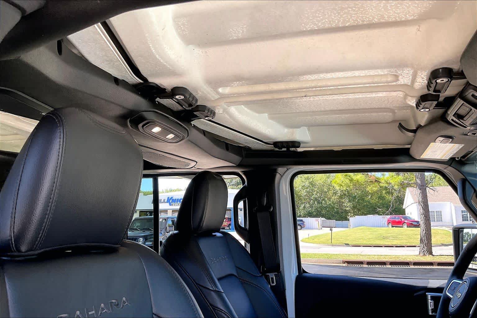 Used 2024 Jeep Wrangler Unlimited Sahara AWD/4WD image 14