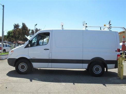 Used 2012 Mercedes-Benz Sprinter 2500 image 4