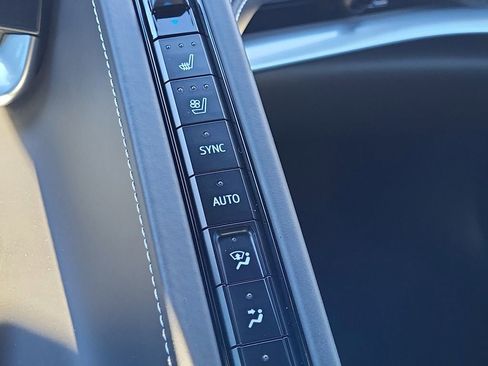 Used 2023 Chevrolet Corvette Stingray Premium Cpe w/ Z51 Performance Package image 28