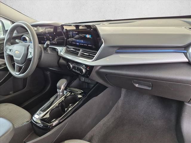 Used 2025 Chevrolet Trax LT FWD image 21