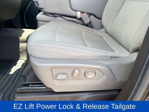 Used 2022 Chevrolet Silverado 1500 LT AWD/4WD image 24