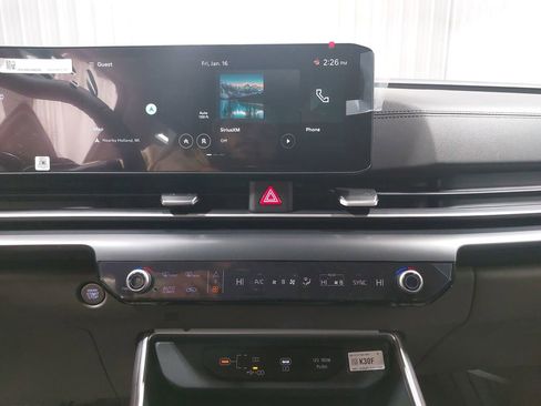 New 2026 Kia Carnival LXS image 21