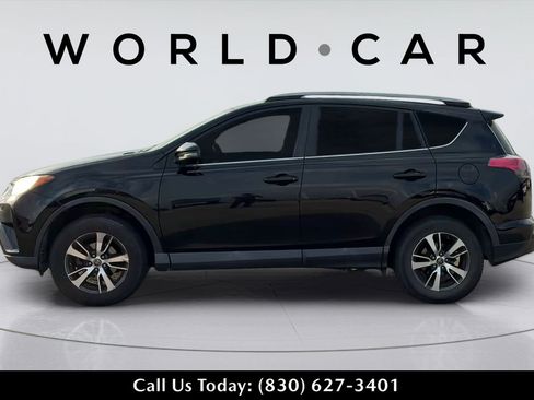 Used 2018 Toyota RAV4 XLE w/ Plus Extra Value Package FWD image 12