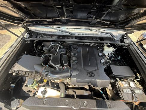 Used 2011 Toyota 4Runner SR5 AWD/4WD image 34