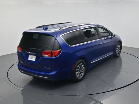 Used 2020 Chrysler Pacifica Limited FWD image 46