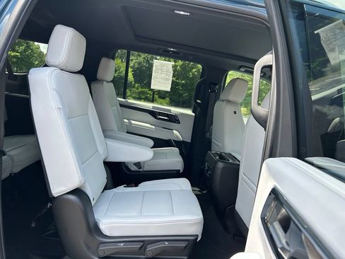 Used 2025 Chevrolet Suburban Premier w/ Sun And Tow Package RWD image 54