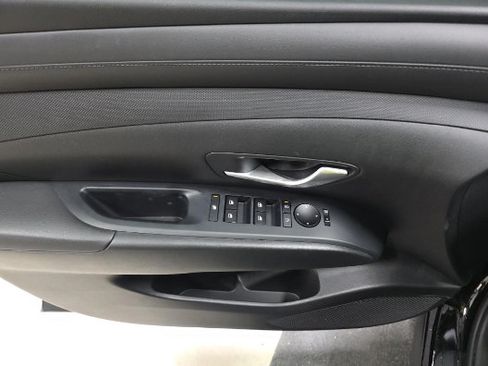 Used 2025 Hyundai Tucson SE FWD image 9
