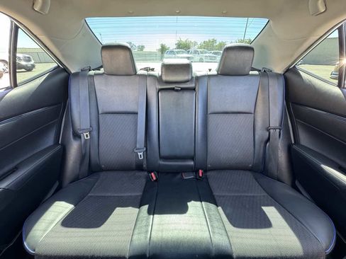 Used 2019 Toyota Corolla SE image 30