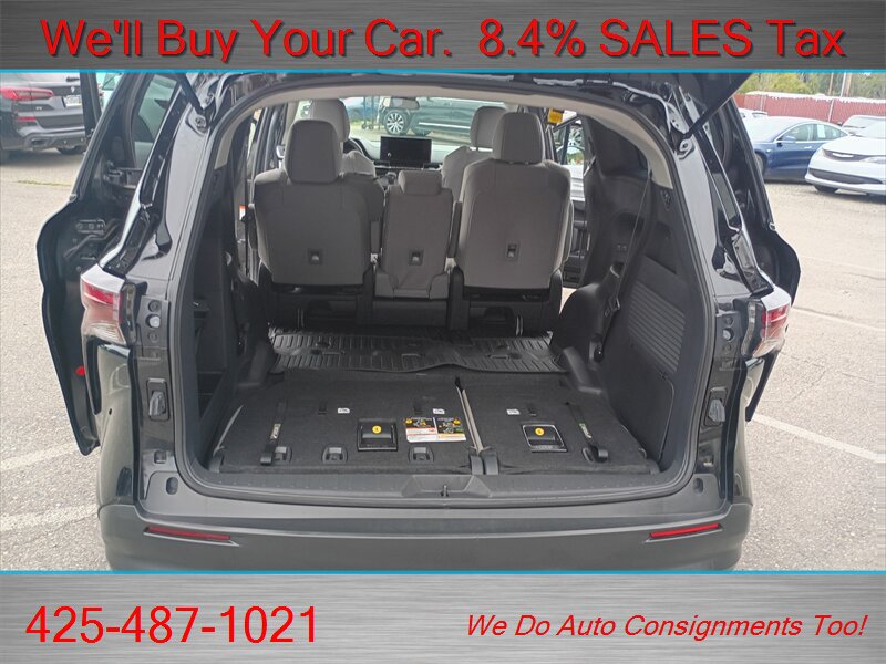 Used 2025 Toyota Sienna LE FWD image 20