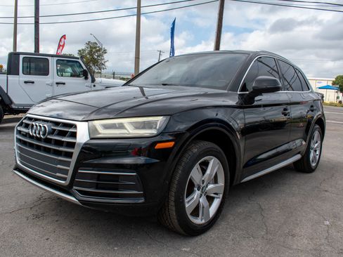 Used 2018 Audi Q5 2.0T Premium Plus w/ Premium Plus Package AWD/4WD image 3