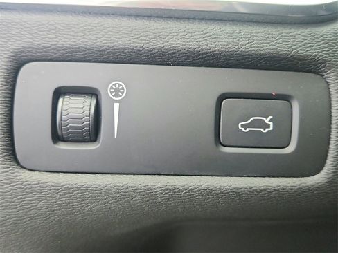 Used 2019 Volvo XC60 T6 Inscription w/ Protection Package Premier image 36