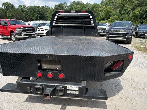 Used 2022 RAM 3500 Tradesman w/ Chrome Appearance Group AWD/4WD image 9