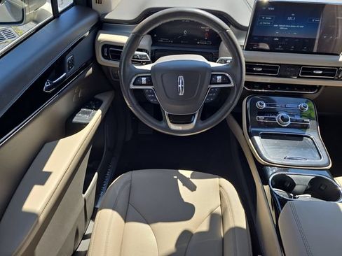 Used 2023 Lincoln Nautilus FWD image 25