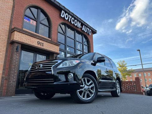 Used 2014 Lexus LX 570 4WD w/ Luxury Package image 3