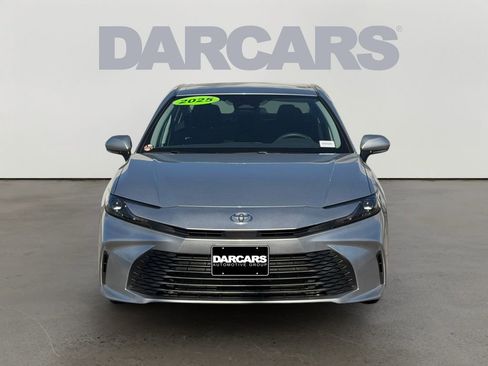 Used 2025 Toyota Camry LE image 2